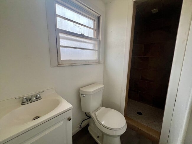 Building Photo - Charming 3 Bedroom Home in Brownfield!