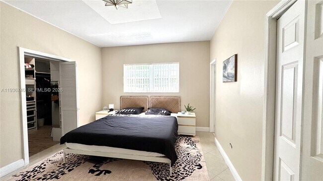 Building Photo - 1611 71st St