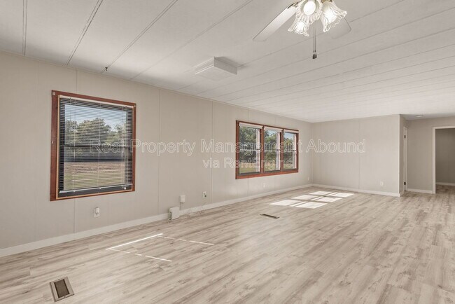 Building Photo - 4608 E 472 Rd