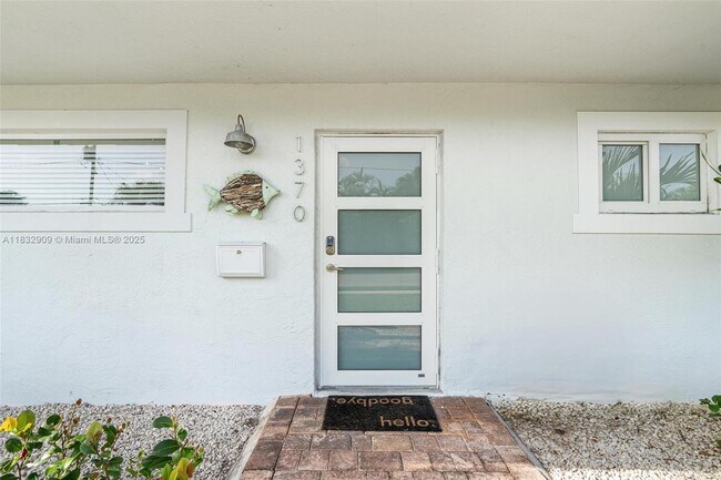Building Photo - 1370 NE 40th Dr