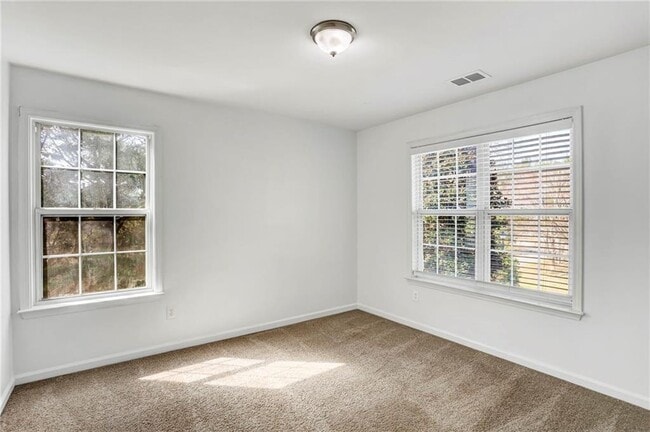 Building Photo - 1050 Dogwood Park Dr