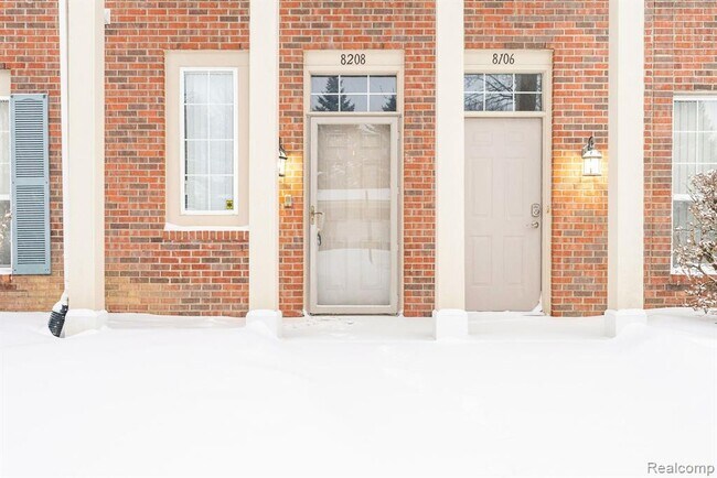 Building Photo - 8208 Chesapeake Cir