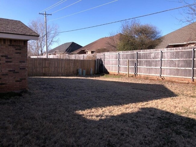 Building Photo - Located in Putnam City School district!  T...