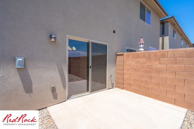 Building Photo - 1005 Tortoise Rock Dr