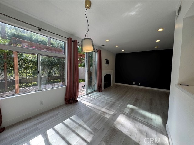Building Photo - 5 Meadowbrook