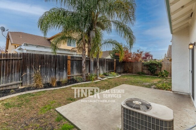 Building Photo - 1981 Amber Fields Way