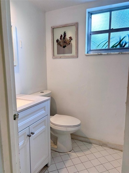 Building Photo - 1407 NE 56th St