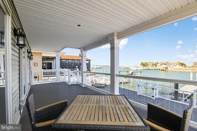 Building Photo - 739 N Massachusetts Ave