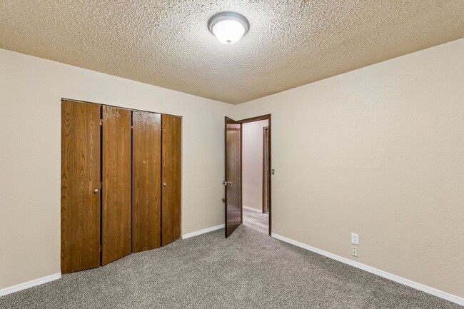 Building Photo - 4 bed, 1.5 bath in OKC,OK