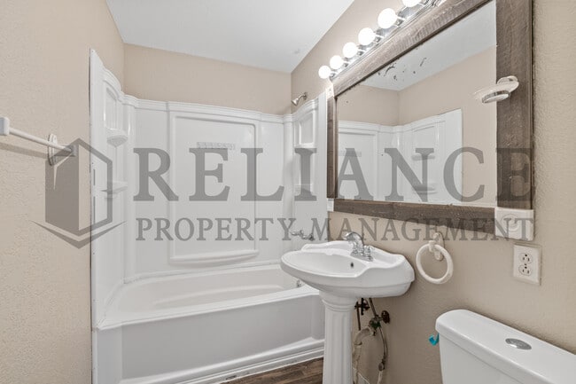 Building Photo - 1925 S Elizabeth St