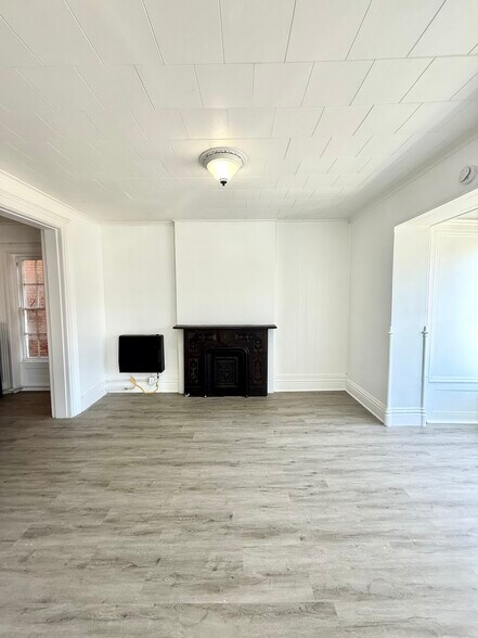 Building Photo - 73 Saratoga Ave