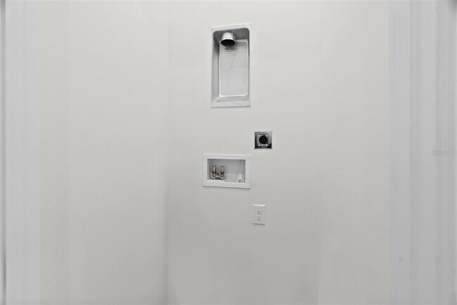 Building Photo - 4009 W Euclid Ave