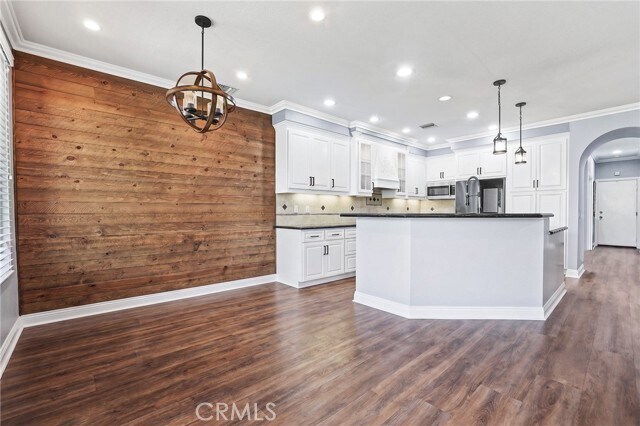 Building Photo - 52 Touraine Pl