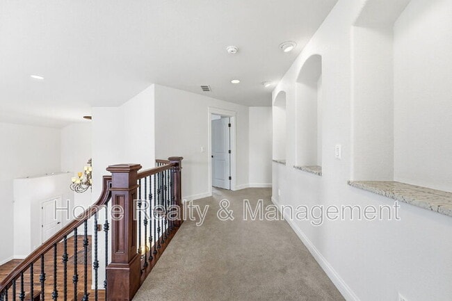 Building Photo - 14325 N Santa Fe St