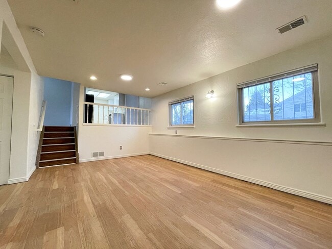 Building Photo - Renovated 3 bedroom 2 bathroom home in quiet Arvada neighborhood!