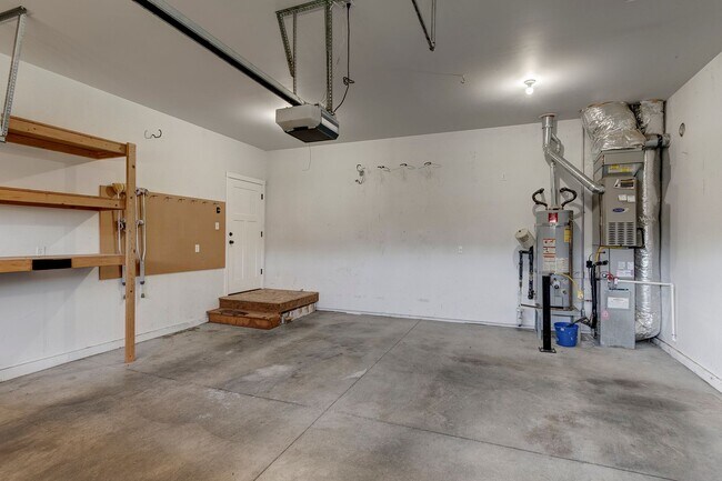 Building Photo - Spacious 3 Bedroom Plus Office with AC, Gas Fireplace and Fenced Backyard