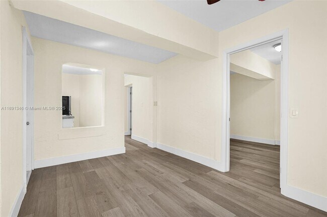 Building Photo - 511 NW 44th St