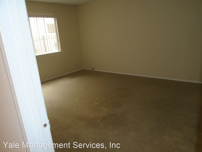 Building Photo - 18355 Collins St