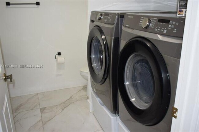 Building Photo - 10255 51nd Ln