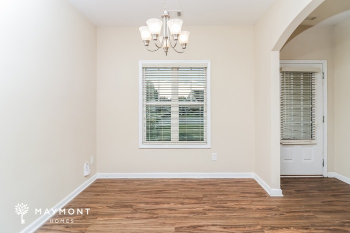 Building Photo - 705 Azalea Pt