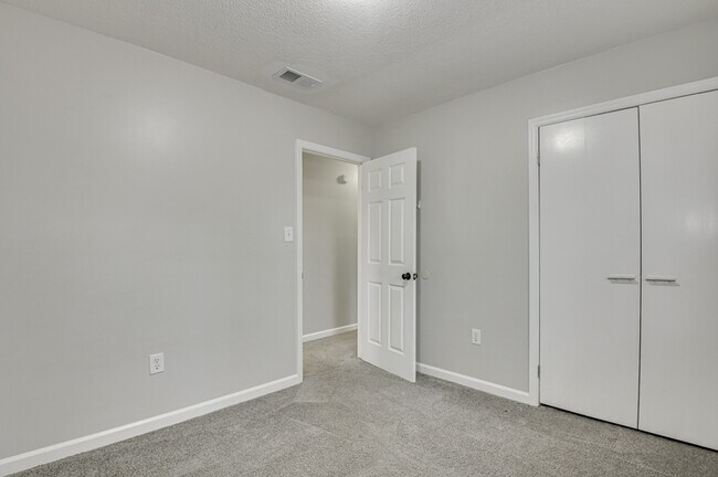 Building Photo - 2919 Cable Way