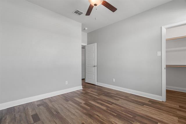 Building Photo - 1440 Lakeview Dr