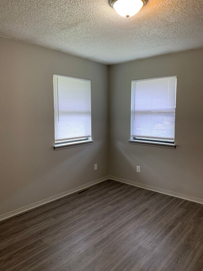 Building Photo - 3028-3030 W 15th St