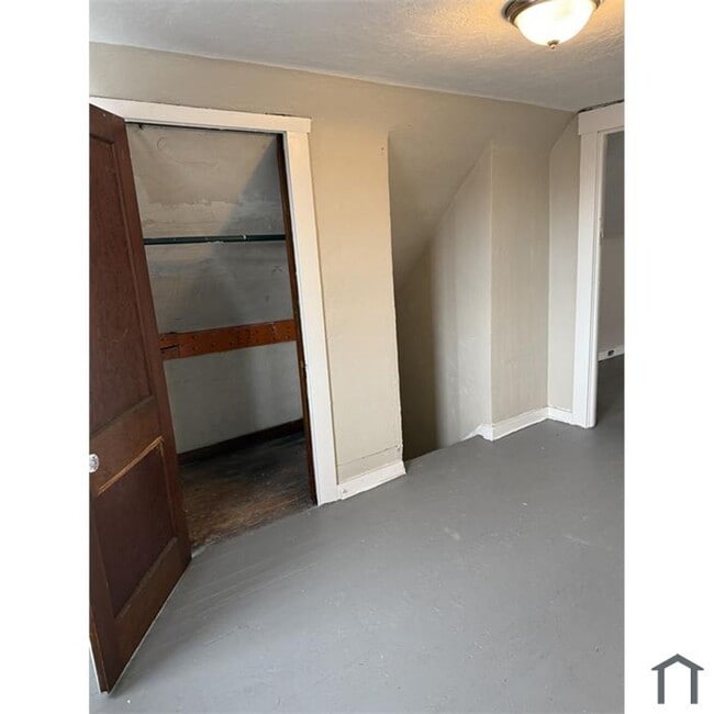 Building Photo - 11903 Fairport Ave