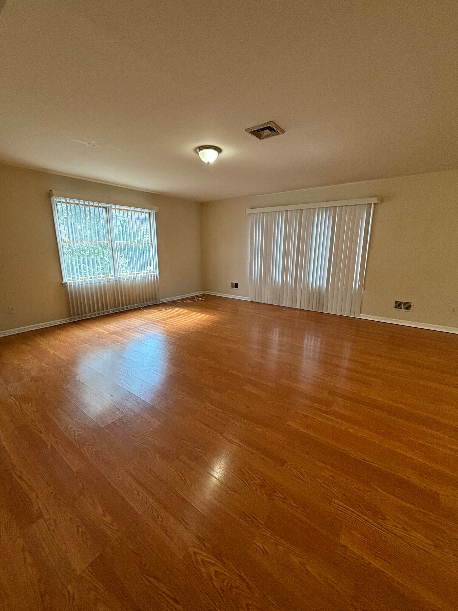 Building Photo - 18 Harrison St