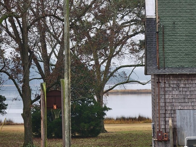 Building Photo - 14212 Shields Bridge Rd