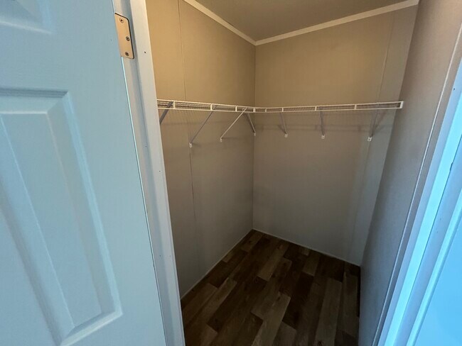 Building Photo - 648 Oregon St