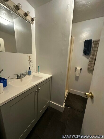 Building Photo - 878 Huntington Ave