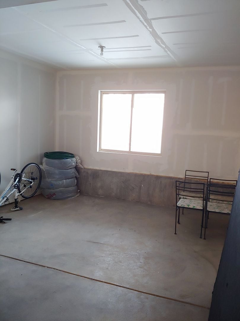 Building Photo - 1034 Griffith St