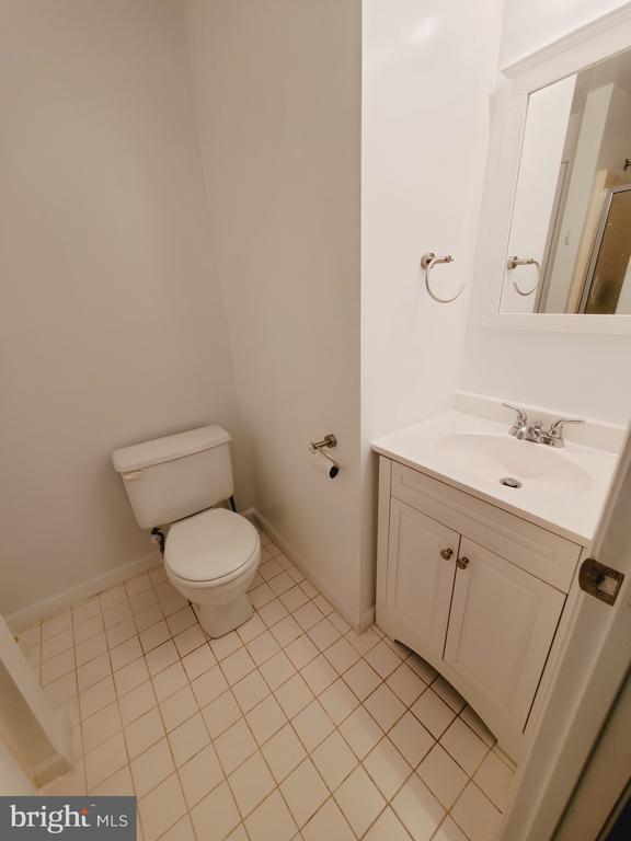 Building Photo - 19 Island Run Ct