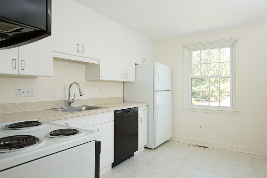 Eat in kitchen - Hawthorne Village