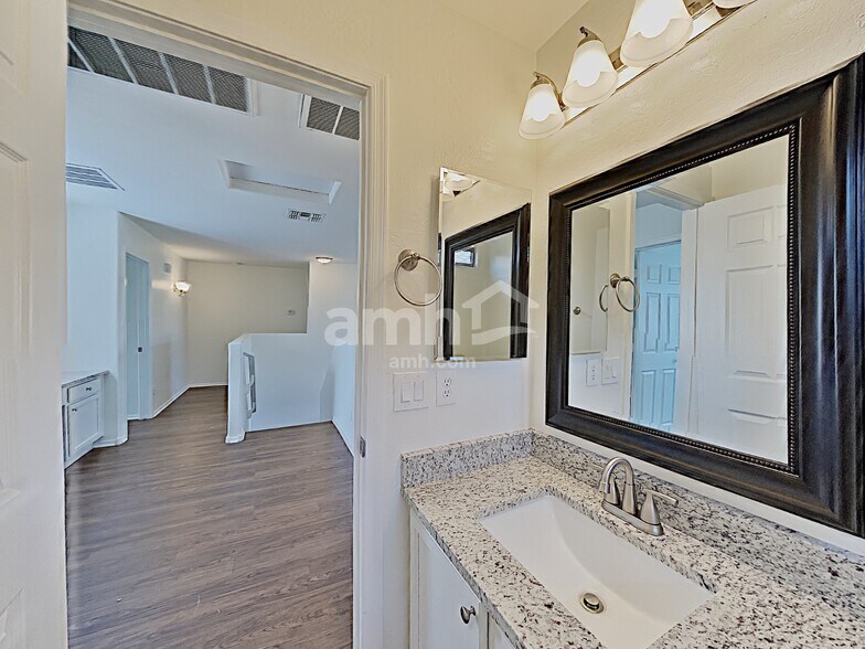 Building Photo - 16194 W Shangri La Rd