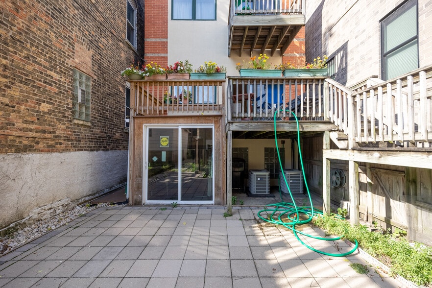 Building Photo - 1723 N Wood St