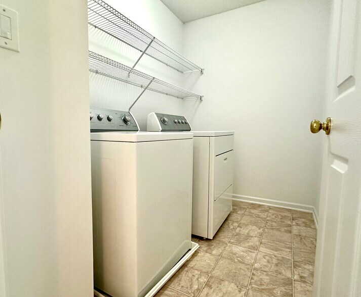 Building Photo - 3129 Summerfield Ridge Ln