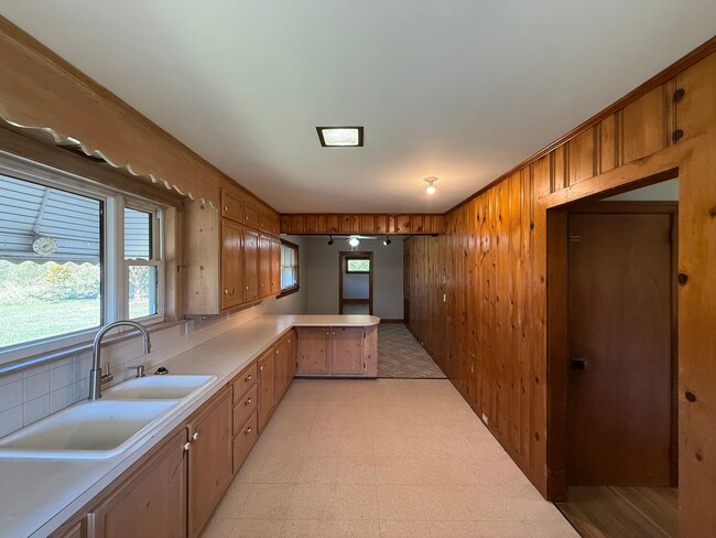 Building Photo - 3241 Harper Rd