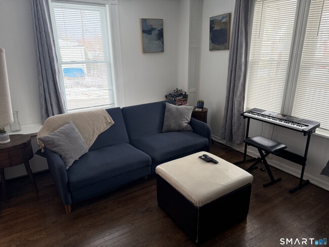 Building Photo - 246 Ledyard St