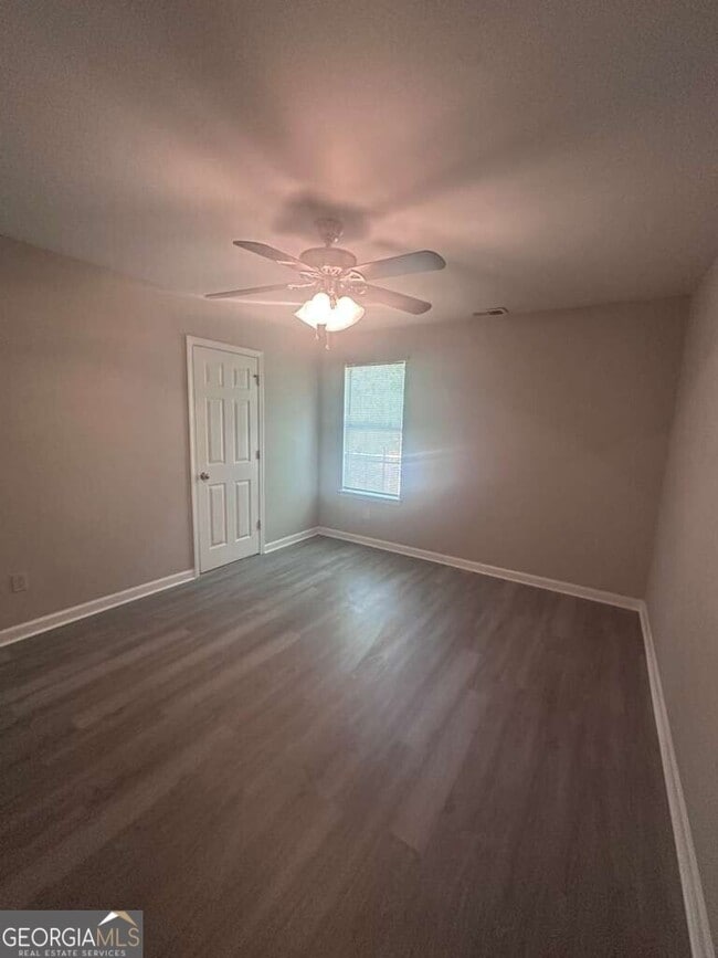 Building Photo - 400 Stonehaven Cir