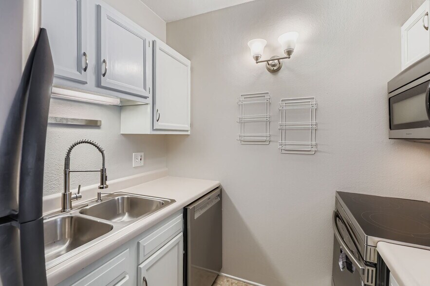 Kitchen 2 - 1265 Race St
