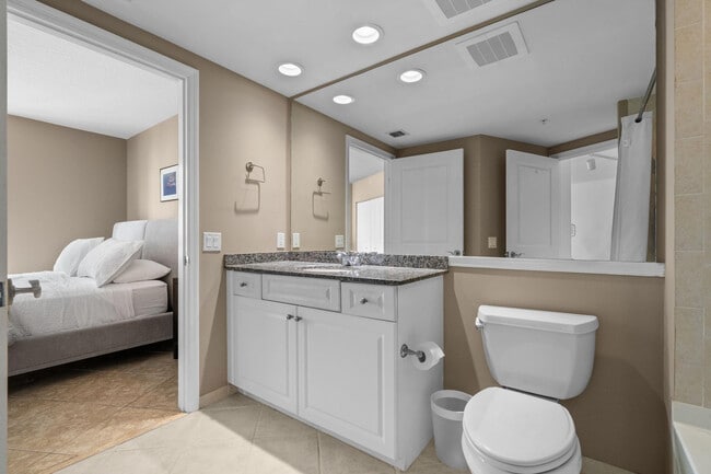 Building Photo - 347 N New River Dr E