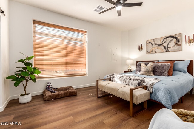 Building Photo - 12005 N Panorama Dr