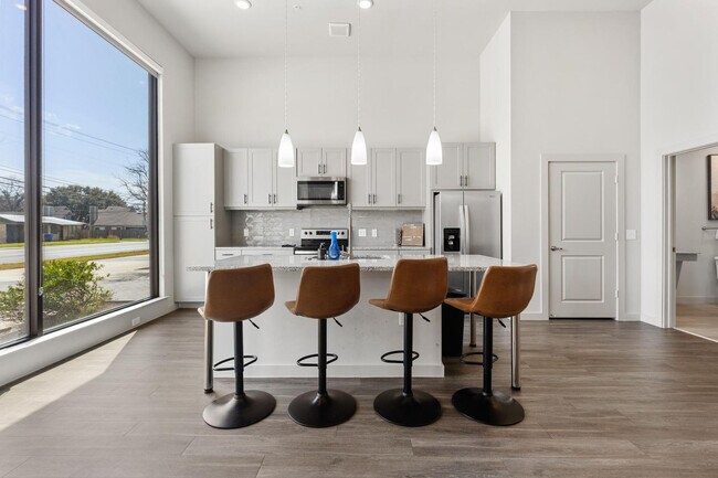 Building Photo - 5820 1/2 Cameron Rd