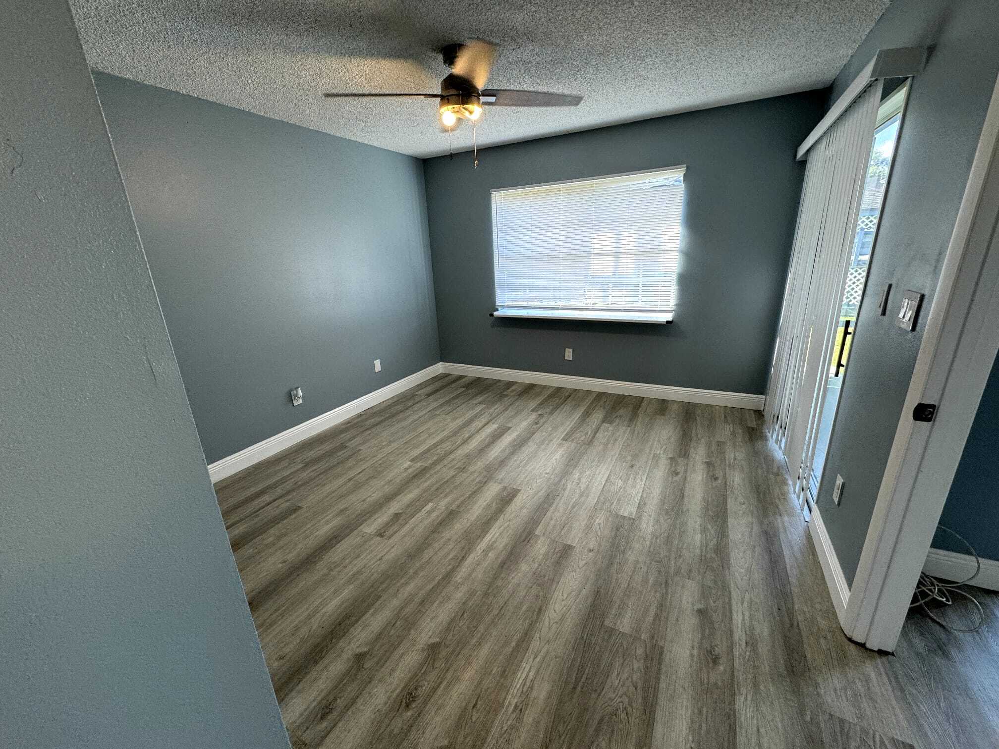 Building Photo - 313 Dirksen Dr