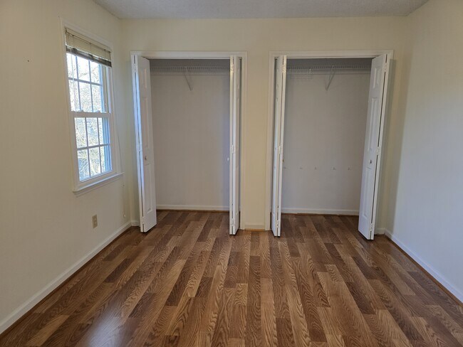 Building Photo - 5104 Grist Mill Ct