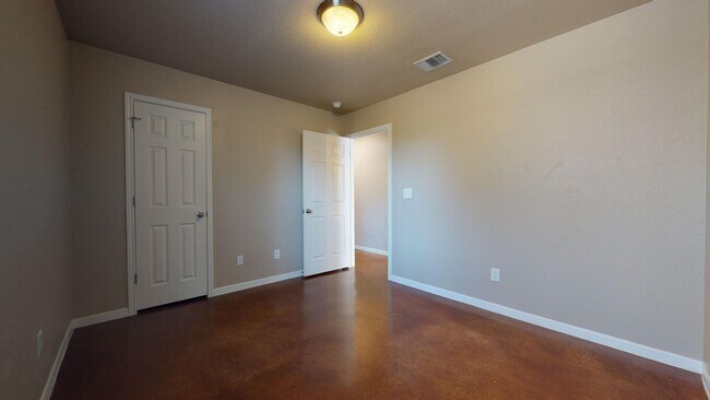Building Photo - Amazing Duplex in Harker Heights with stained concrete flooring!