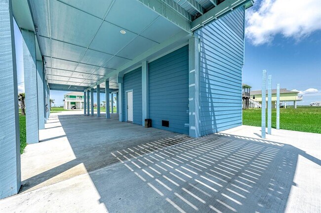 Building Photo - 4019 Mitote Dr