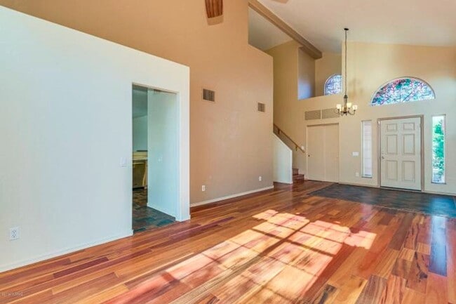 Building Photo - Charming Spacious 4 Bed. 3 Ba. Home with 3 Car Gar. Located the Desirable Continental Ranch